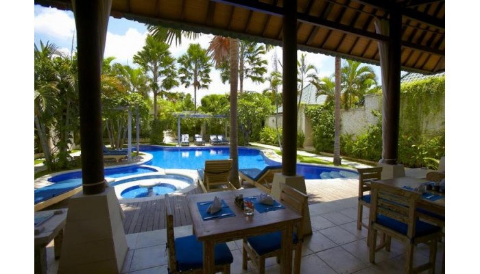 Hotel Artemis Villa poza 4