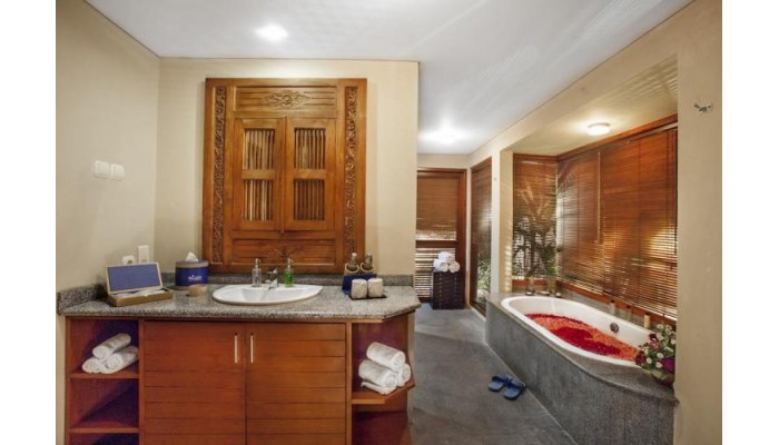 Hotel Bali Baliku Beach Front Luxury Private Pool Villas poza 7